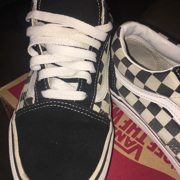 Vans - Picture 4 of 5